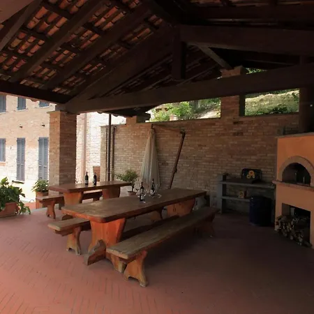 Cadgal - Tenuta La Cova Bed & Breakfast Calamandrana