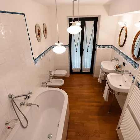 Bed & Breakfast Cadgal - Tenuta La Cova 3*