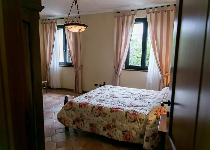 Cadgal - Tenuta La Cova 3* Calamandrana